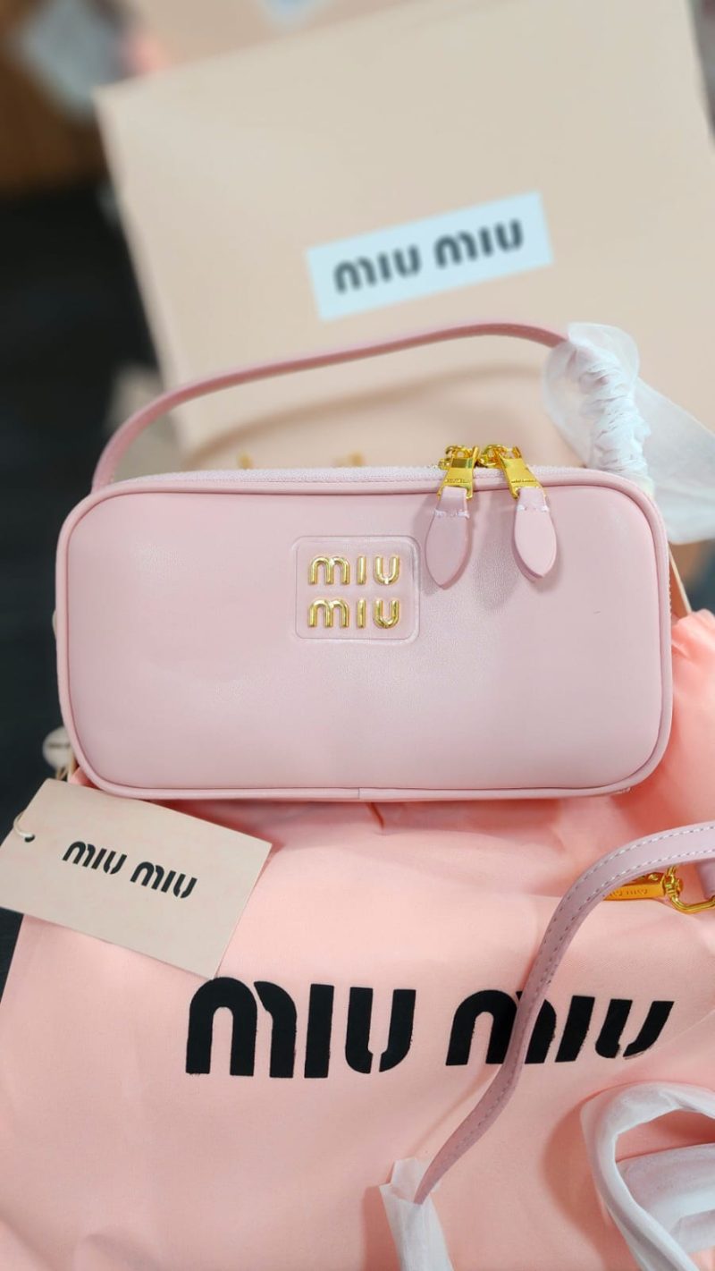 Carteras Miu Miu – Estilo y Elegancia que Hablan por Ti - Imagen 9